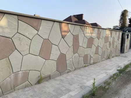 Паркан з піщаника